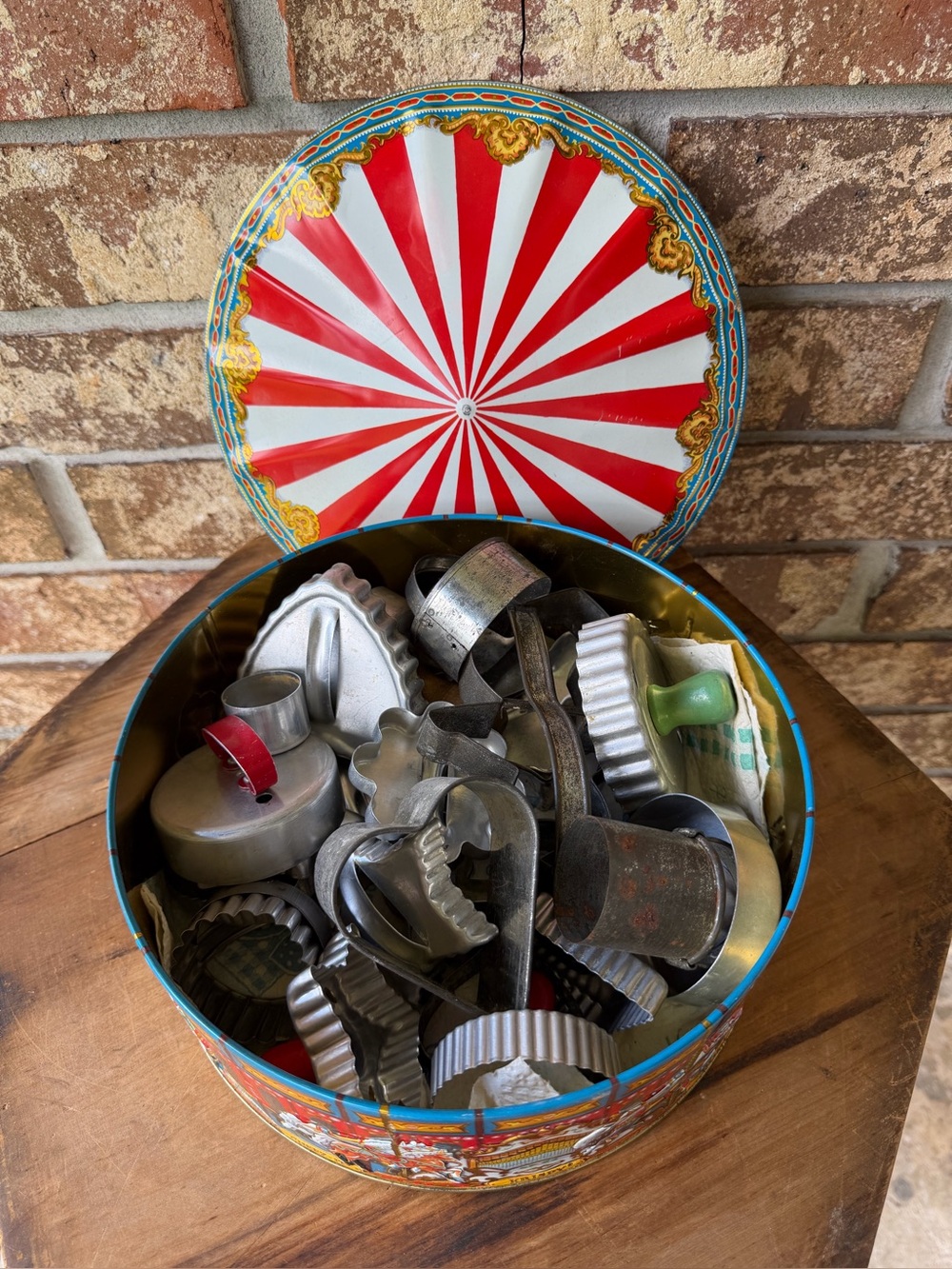Vintage Large Merry Go Round Tin With 22 Cookie Cutters Lots of Oldies!